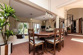 Looking to Landscape Sea View Private Pool Villa