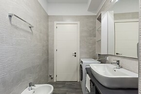 Spacious 1BR Apartment With Resort Access