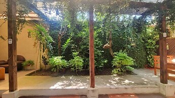 Azura Hotel Boutique