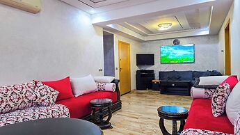 Luxor Home - Spacious & proximity to CFC