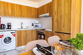 Bloomfields Spacious 2BR Duplex in Oasis