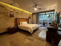Hotel Mundo Maya Calakmul