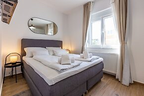 Exquisite Prestige Luxury Apartments With Shared Pool