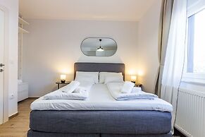 Exquisite Prestige Luxury Apartments With Shared Pool