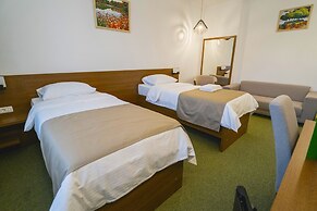 HOTEL COMAT DEVA