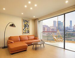 Nuanyu Apartment with River View & Drone Show View