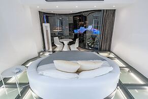 Nuanyu Apartment with River View & Drone Show View