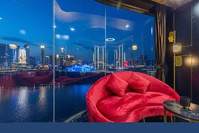 Nuanyu Apartment with River View & Drone Show View