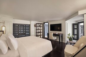 Nia Hotel