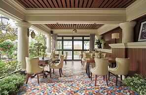 Nia Hotel