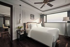 Nia Hotel