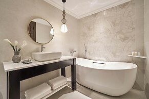 Nia Hotel