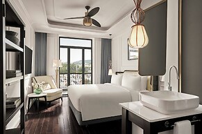 Nia Hotel
