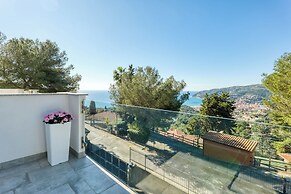 Miramare LUX Apartments