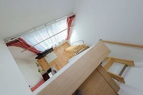 Zenith Shinjuku Hinoki by Tranova