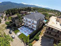 HOTEL ENA