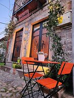 Azra Konuk Evi
