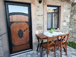 Azra Konuk Evi