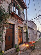 Azra Konuk Evi