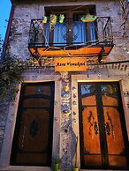 Azra Konuk Evi