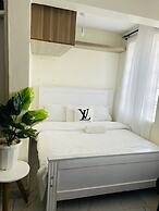 Airport Transit Studio Apartments