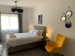 Urban Hermes Apartment