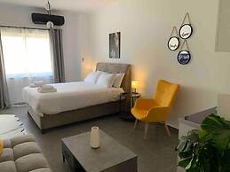 Urban Hermes Apartment