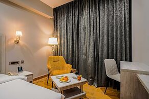 Apartment in Mohali With Rooftop Pool