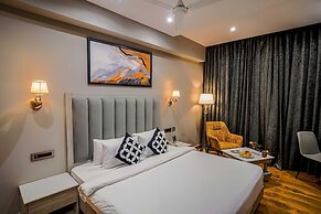 Apartment in Mohali With Rooftop Pool