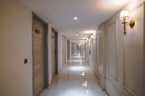 Apartment in Mohali With Rooftop Pool