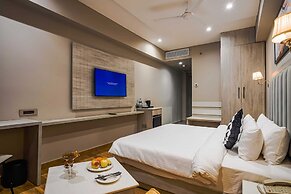 Apartment in Mohali With Rooftop Pool