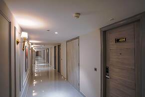 Apartment in Mohali With Rooftop Pool