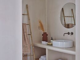 Salt Suites Paros
