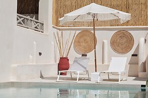 Salt Suites Paros