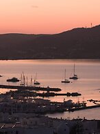 Salt Suites Paros