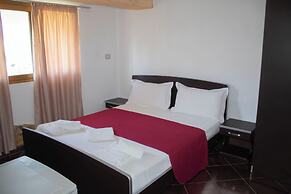 River Hotel