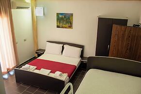 River Hotel