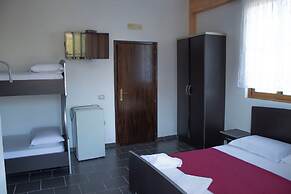 River Hotel