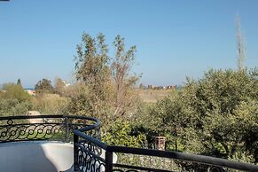 River Hotel
