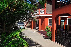 Paradise On The Rocks Hotel