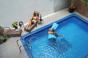 Suite 4 - Sloth Pool&Beach 3 BR Condo
