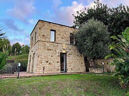 Stunning Tower, With Infinity Pool in Sicily