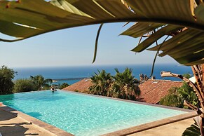 Stunning Tower, With Infinity Pool in Sicily