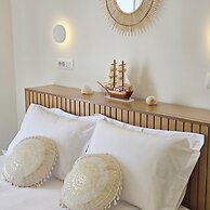 Ares Beachfront Luxury Rooms