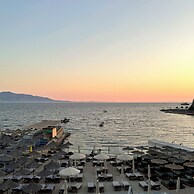 Ares Beachfront Luxury Rooms