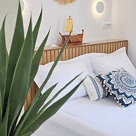 Ares Beachfront Luxury Rooms