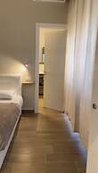 Leone Suite View & Restaurant
