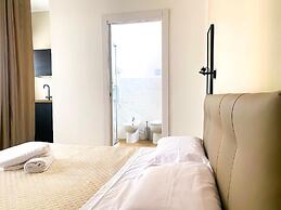 Leone Suite View & Restaurant