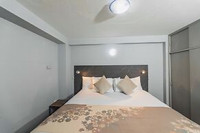 San Pedro Apartments