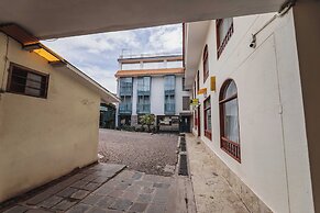 San Pedro Apartments